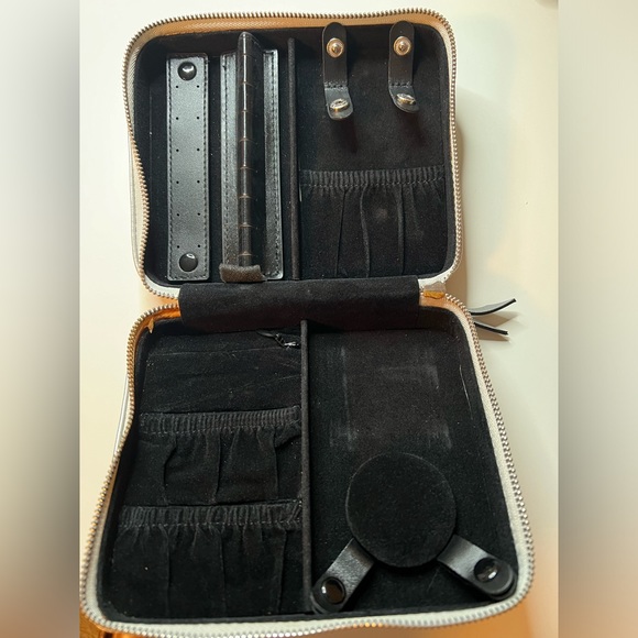 Pandora Jewelry Box - Picture 2 of 4